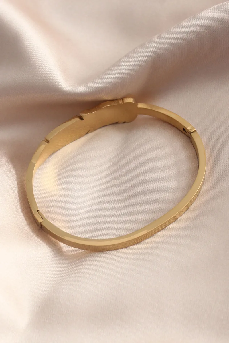 Zirkon Taşlı Gold Renk Yaprak Model Kelepçe Bileklik