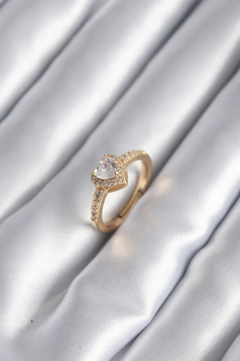 Kalp Charm Model Zirkon Taşlı Gold Renk Yüzük