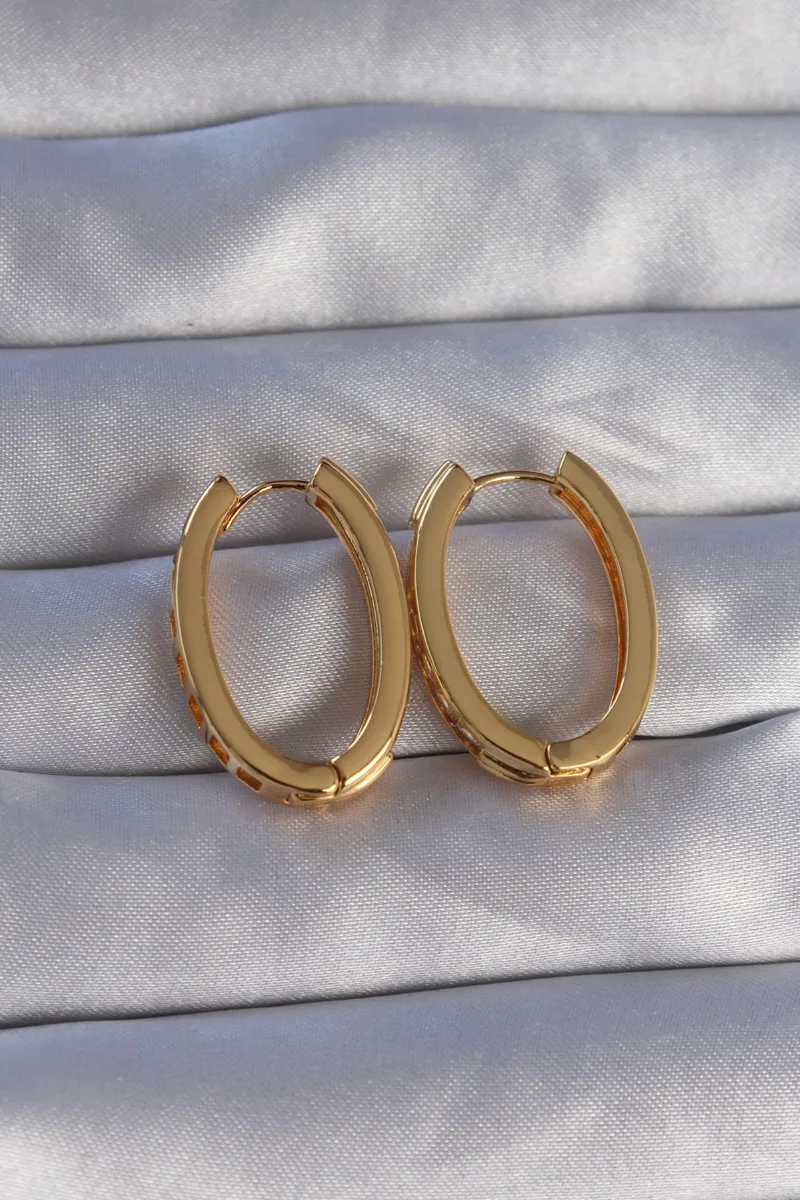 Oval Model Zirkon Taşlı Gold Küpe