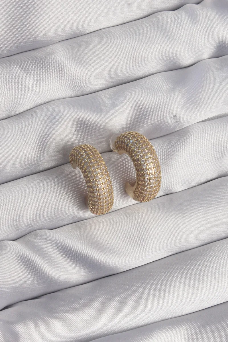Yarım Halka Model Zirkon Taşlı Gold Renk Küpe