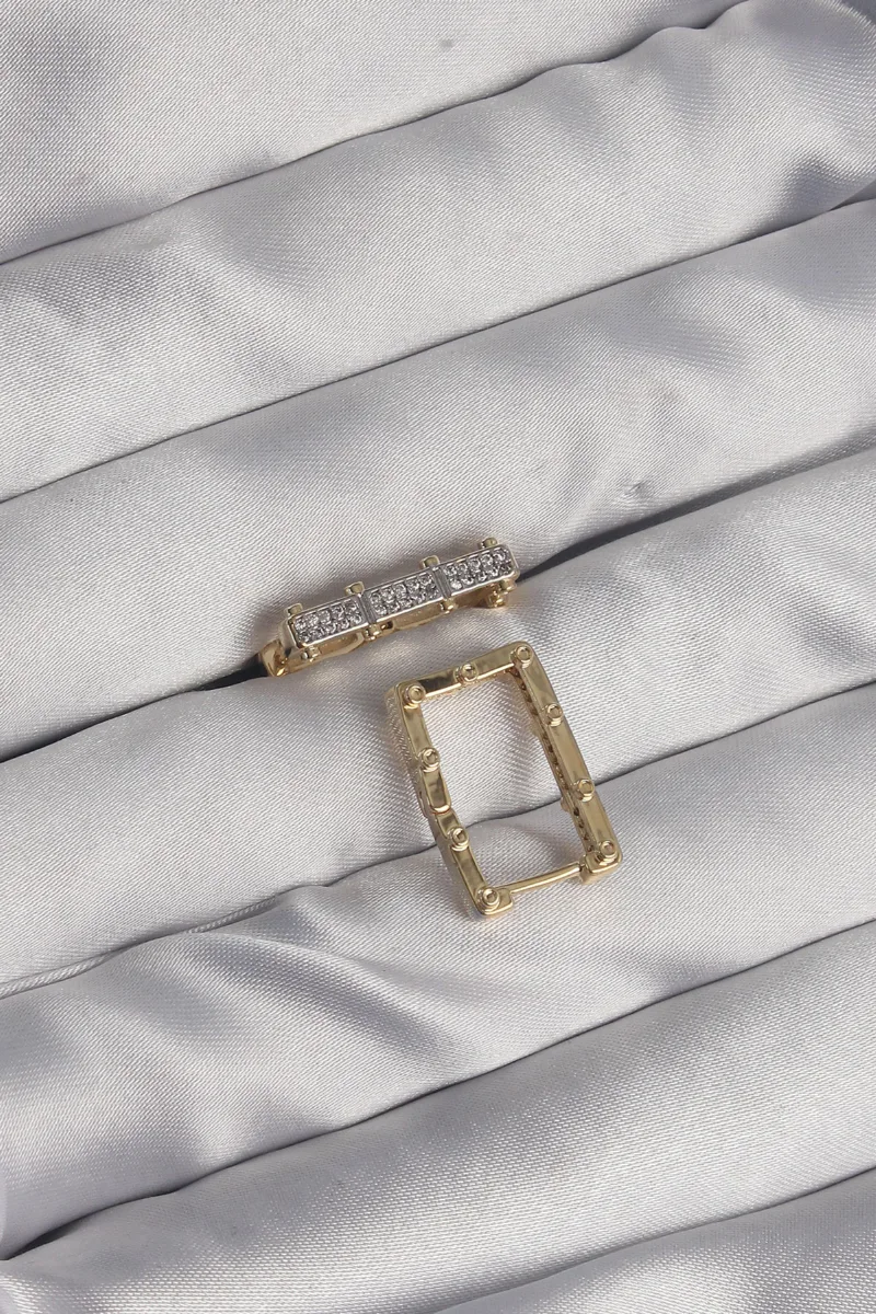 Dikdörtgen Model Zirkon Taşlı Gold Renk Küpe