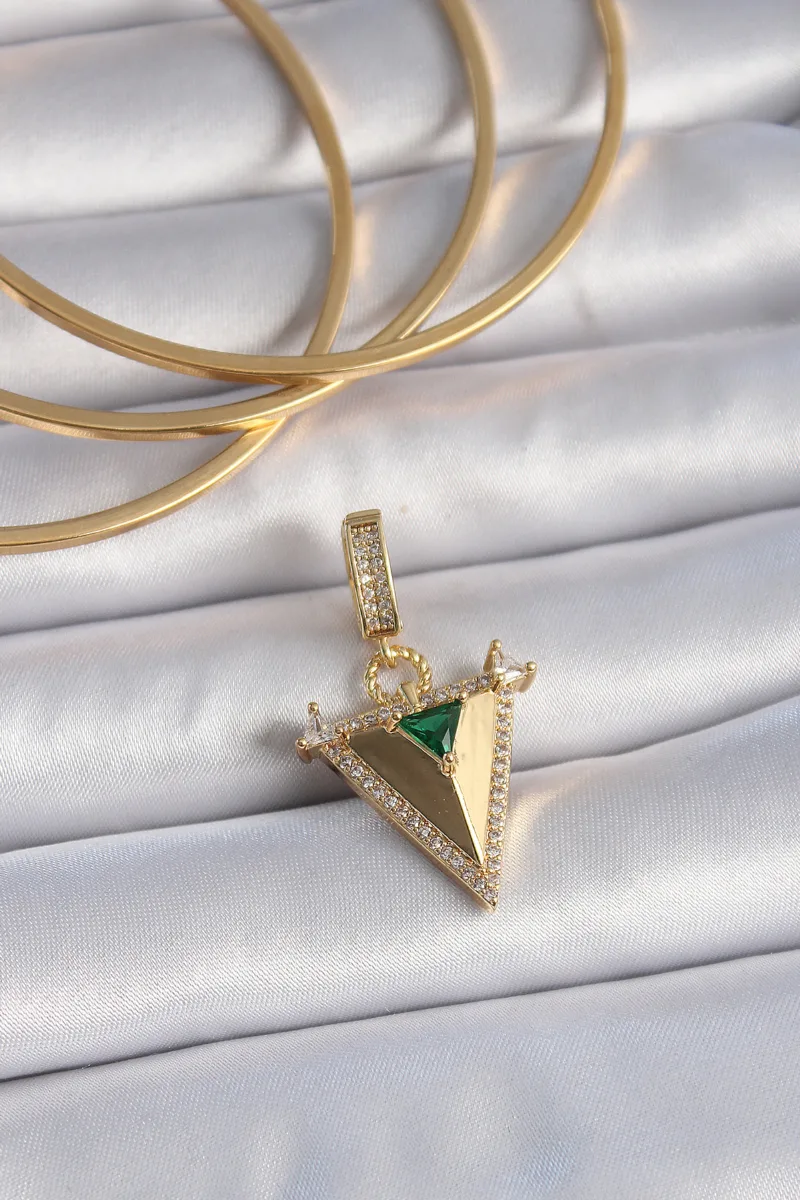 3D Üçgen Model Zirkon Taşlı Gold Renk Charm