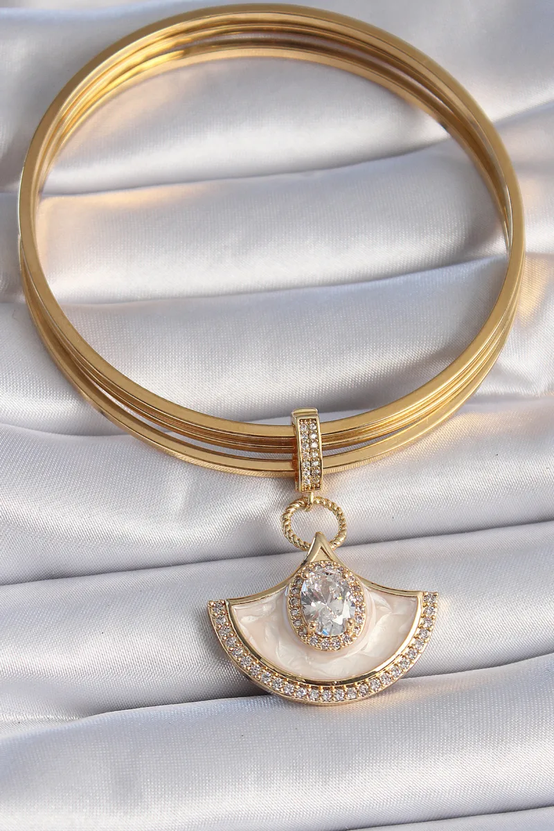 Beyaz Mineli Zirkon Taşlı Pirinç Gold Renk Charm