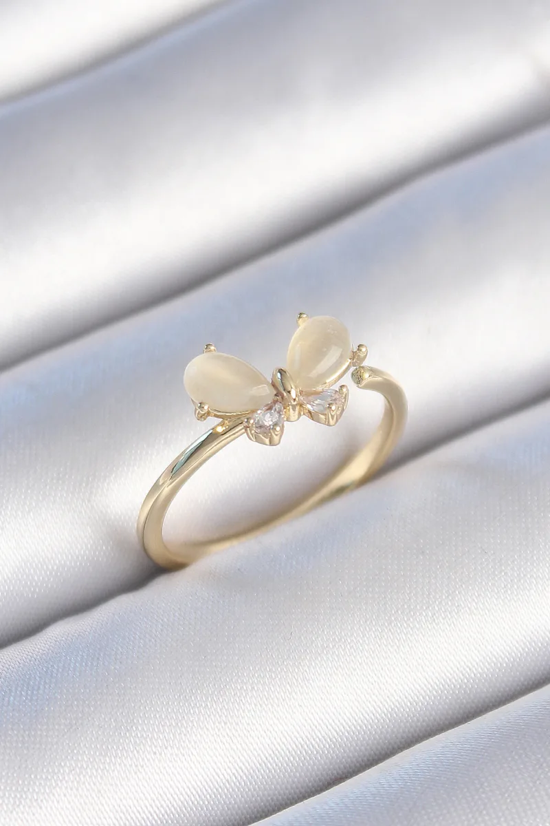 Kelebek Model Beyaz Mineli Zirkon Taşlı Gold Yüzük