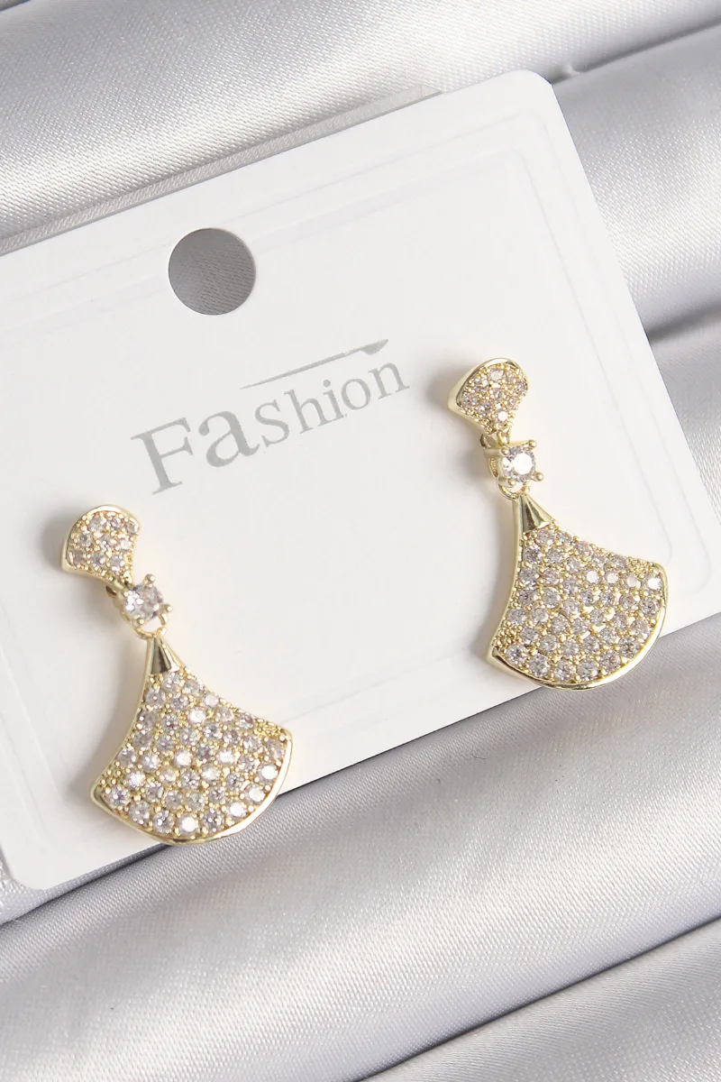Motif Desenli Zirkon Taşlı Gold Renk Küpe