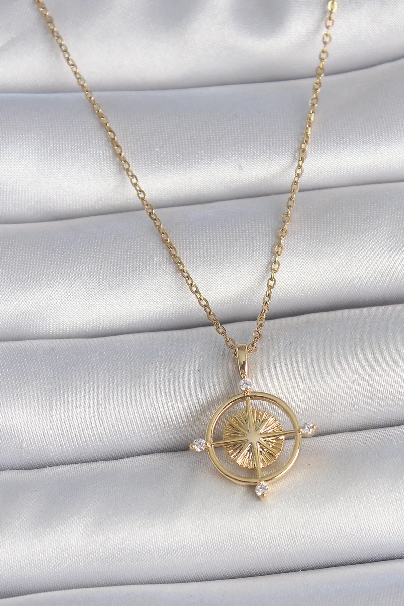 Gold Renk Zirkon Taşlı Pusula Model Kolye