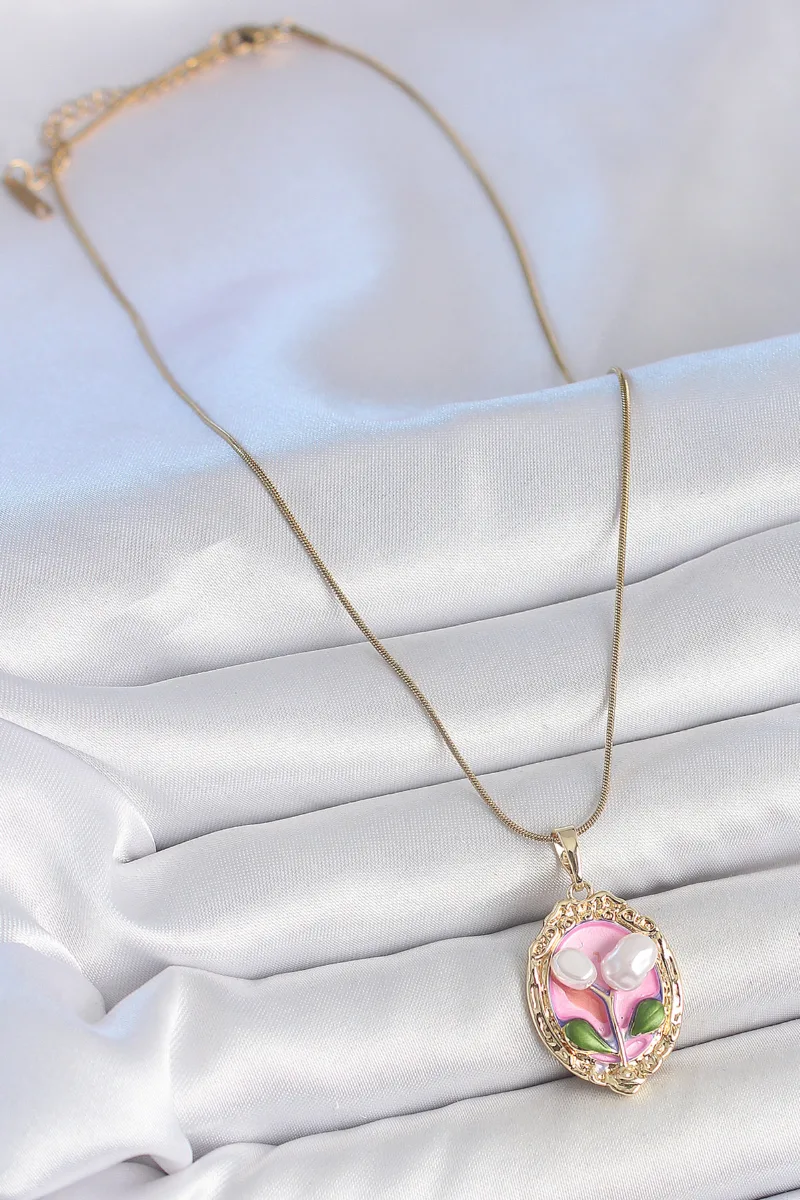 Çelik Gold Renk Pembe İncili Çiçek Kolye