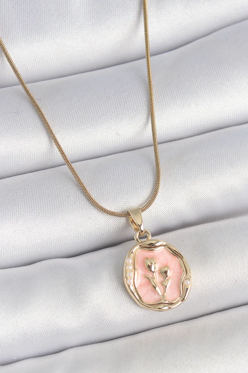 Çelik Gold Renk Pembe Çiçek Desenli Kolye
