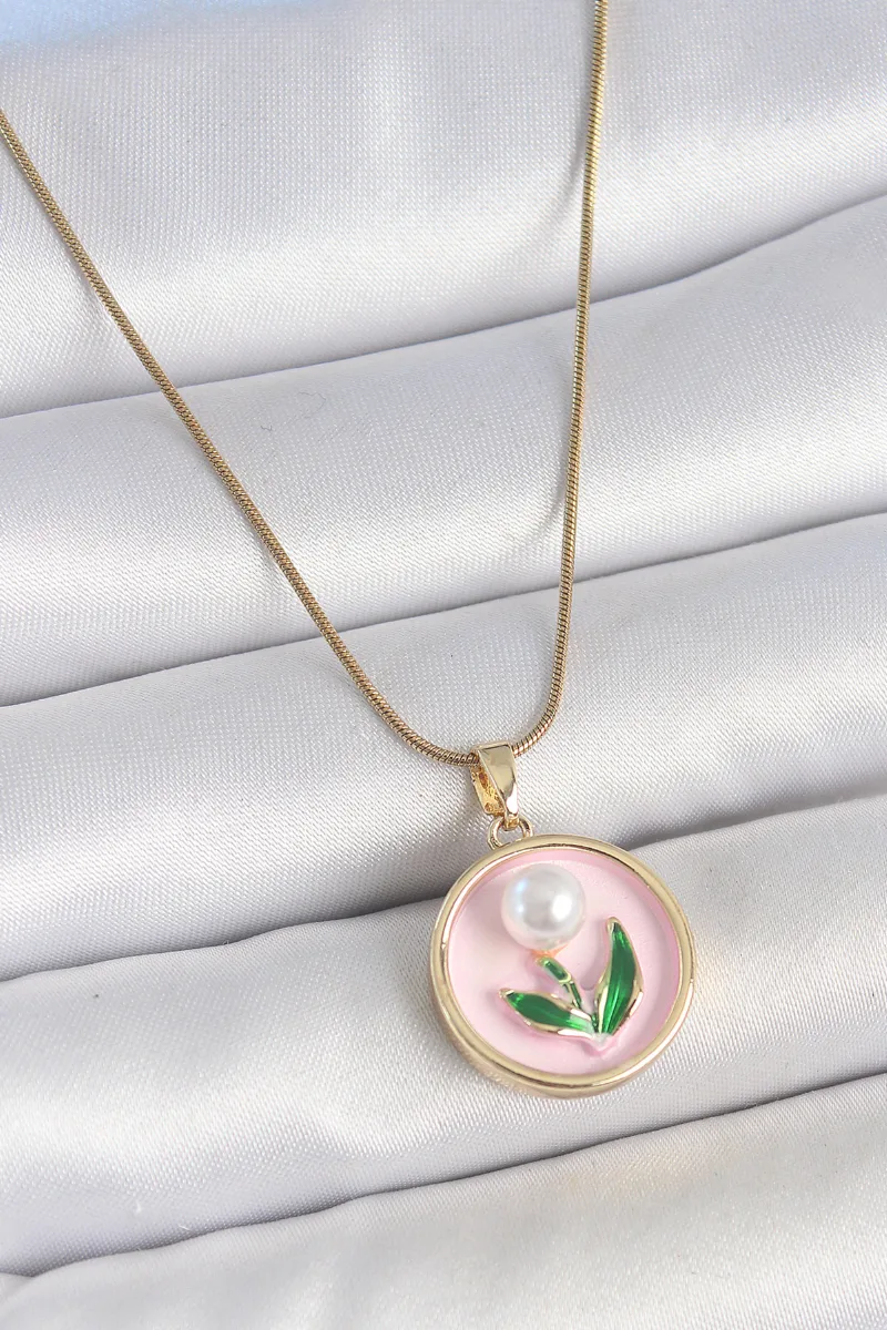 Çelik Gold Renk Pembe İncili Çiçek Kolye