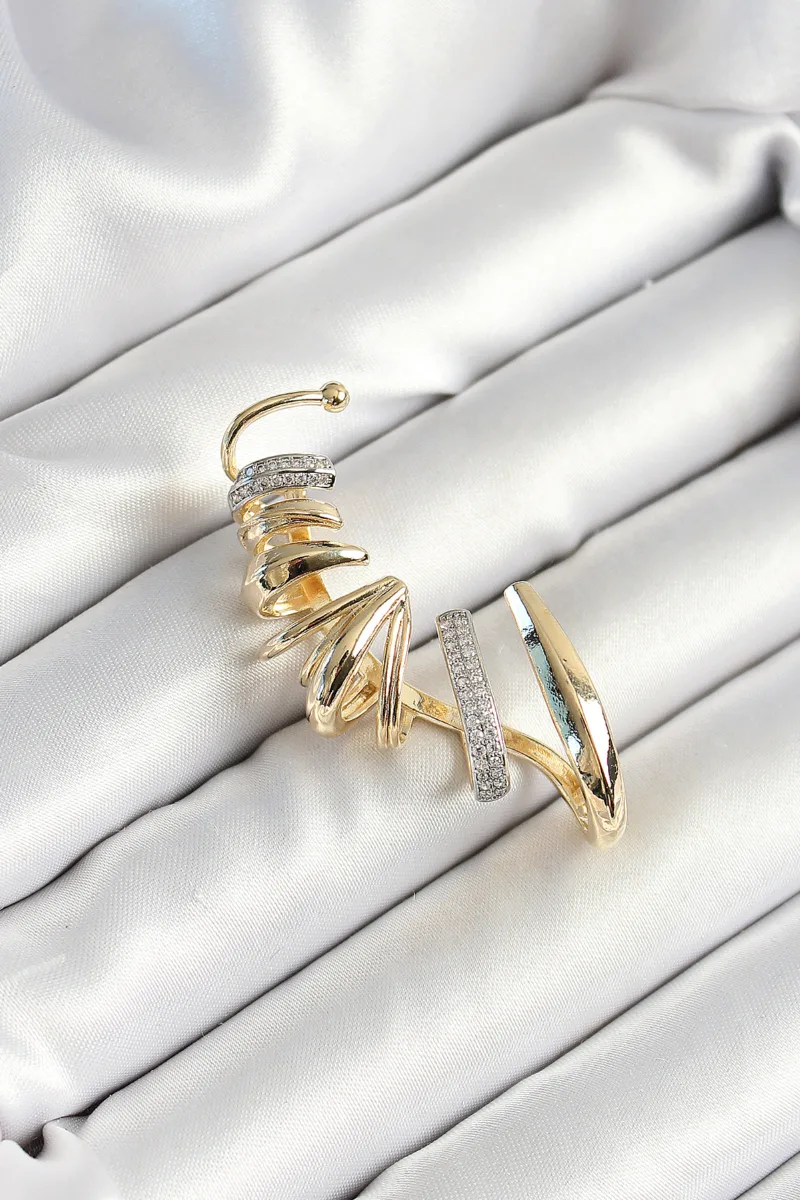 Sarmal Figürlü Zirkon Taşlı Gold Renk Kıkırdak Küpe