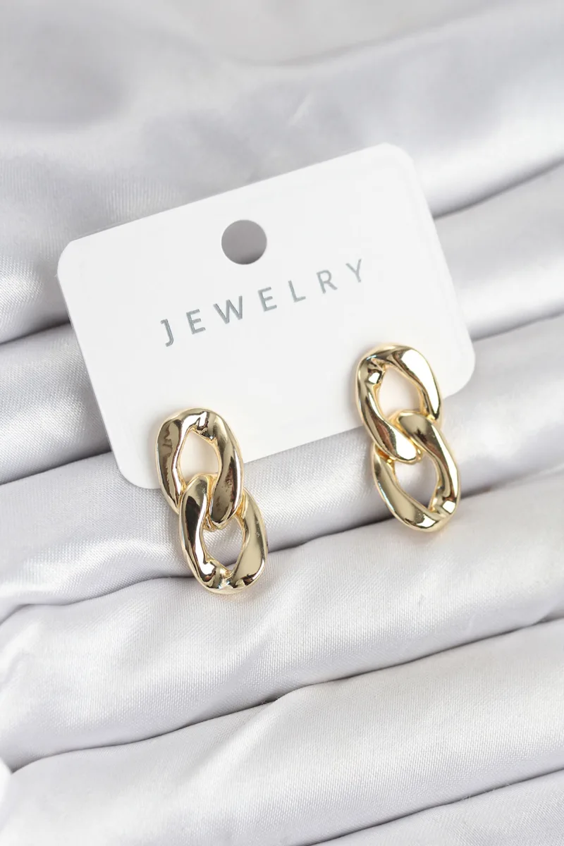 Zincir Model Gold Renk Şık Küpe