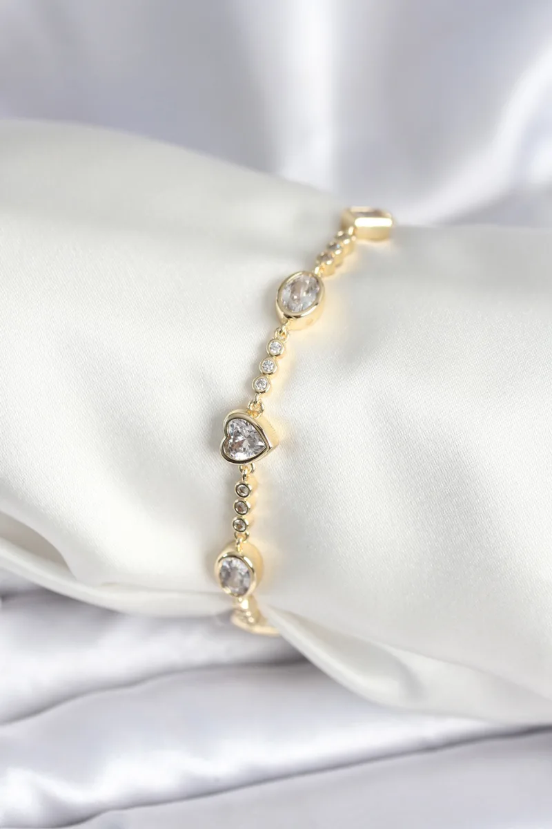 Kalpli Model Gold Renk Zirkon Taşlı Bileklik