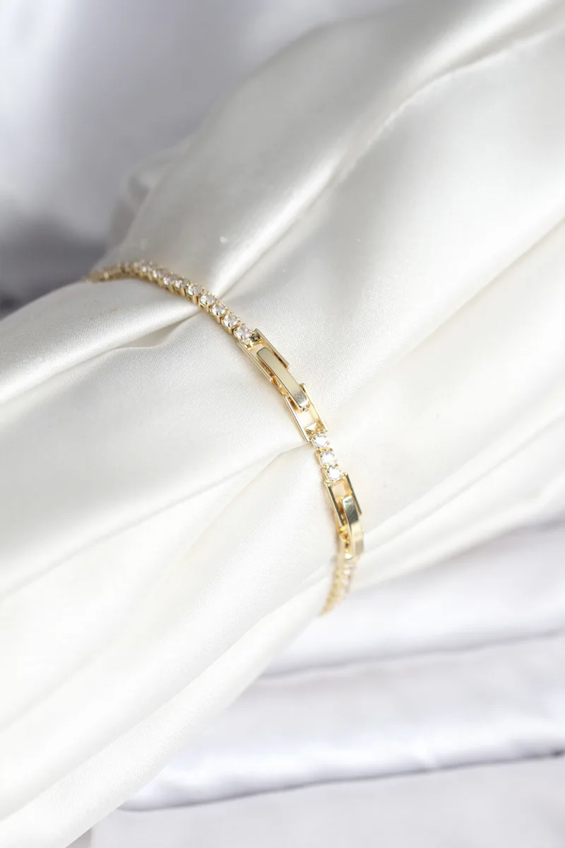 Yılan Model Gold Renk Zirkon Taşlı Bileklik