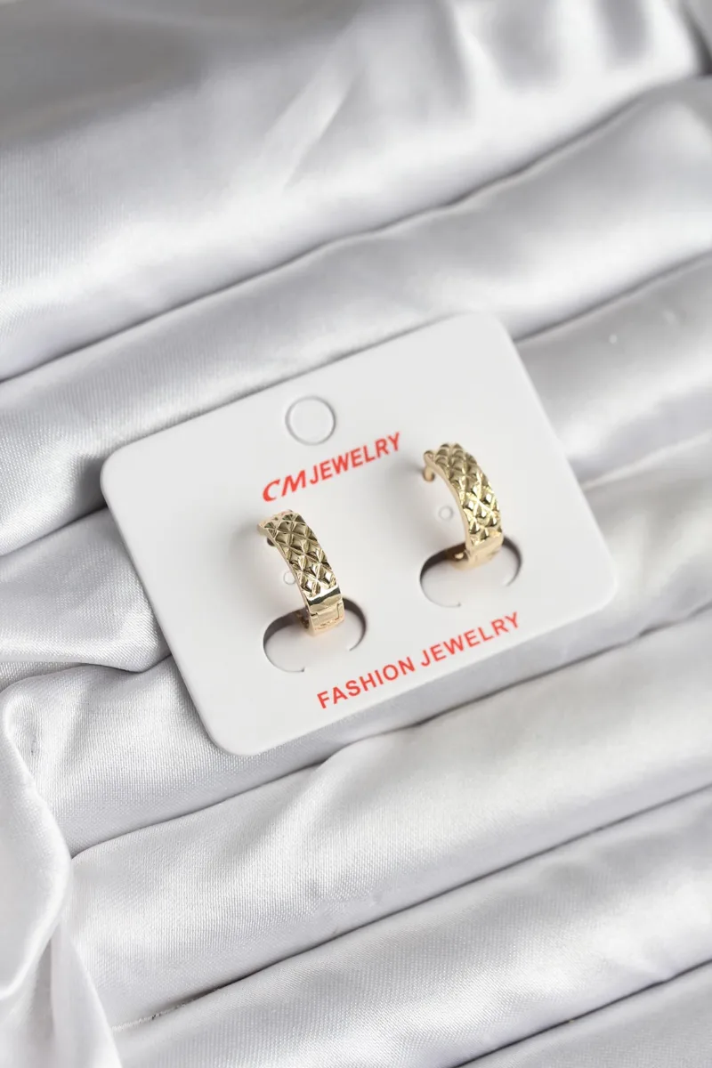 Minimal Gold Renk Kadın Küpe