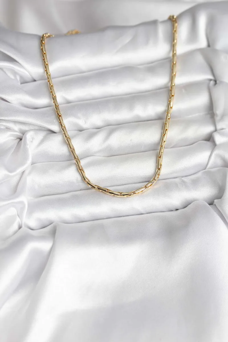 Şık Gold Renk Kadın Kolye Modeli