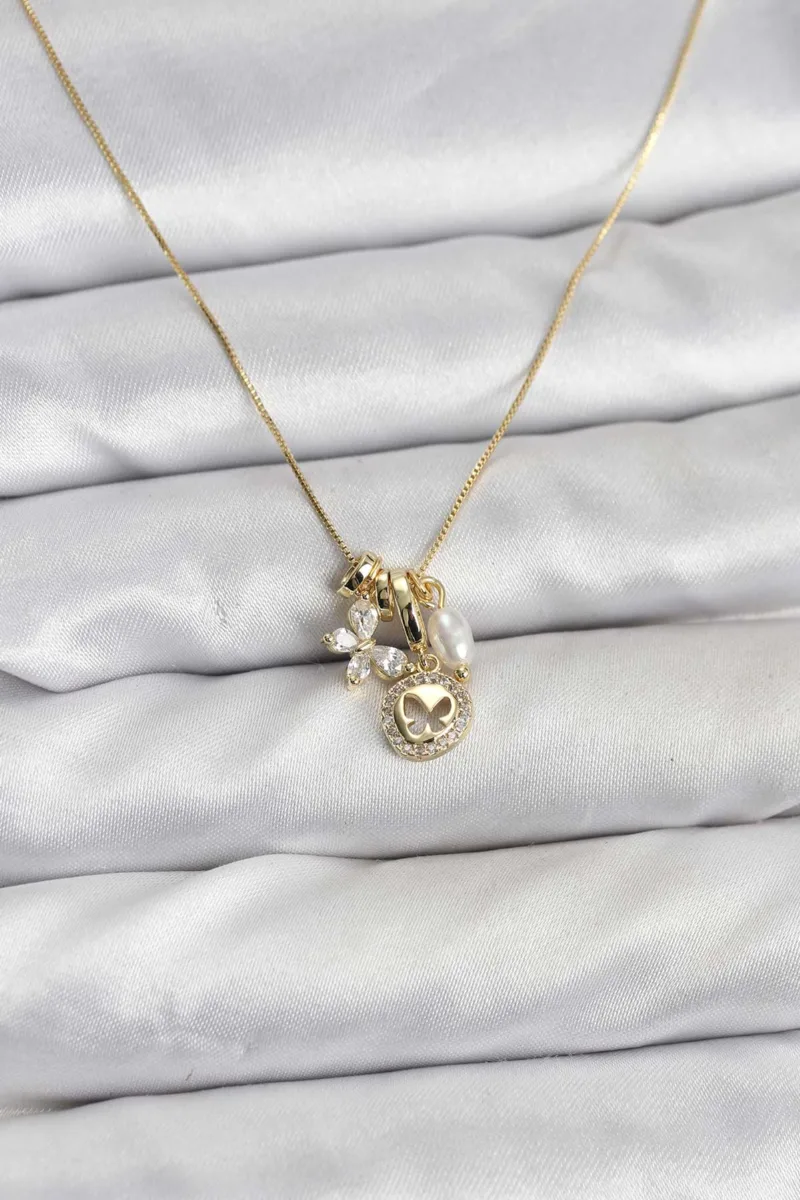 Minimal Kelebek Charm Pirinç Gold Renk Kolye