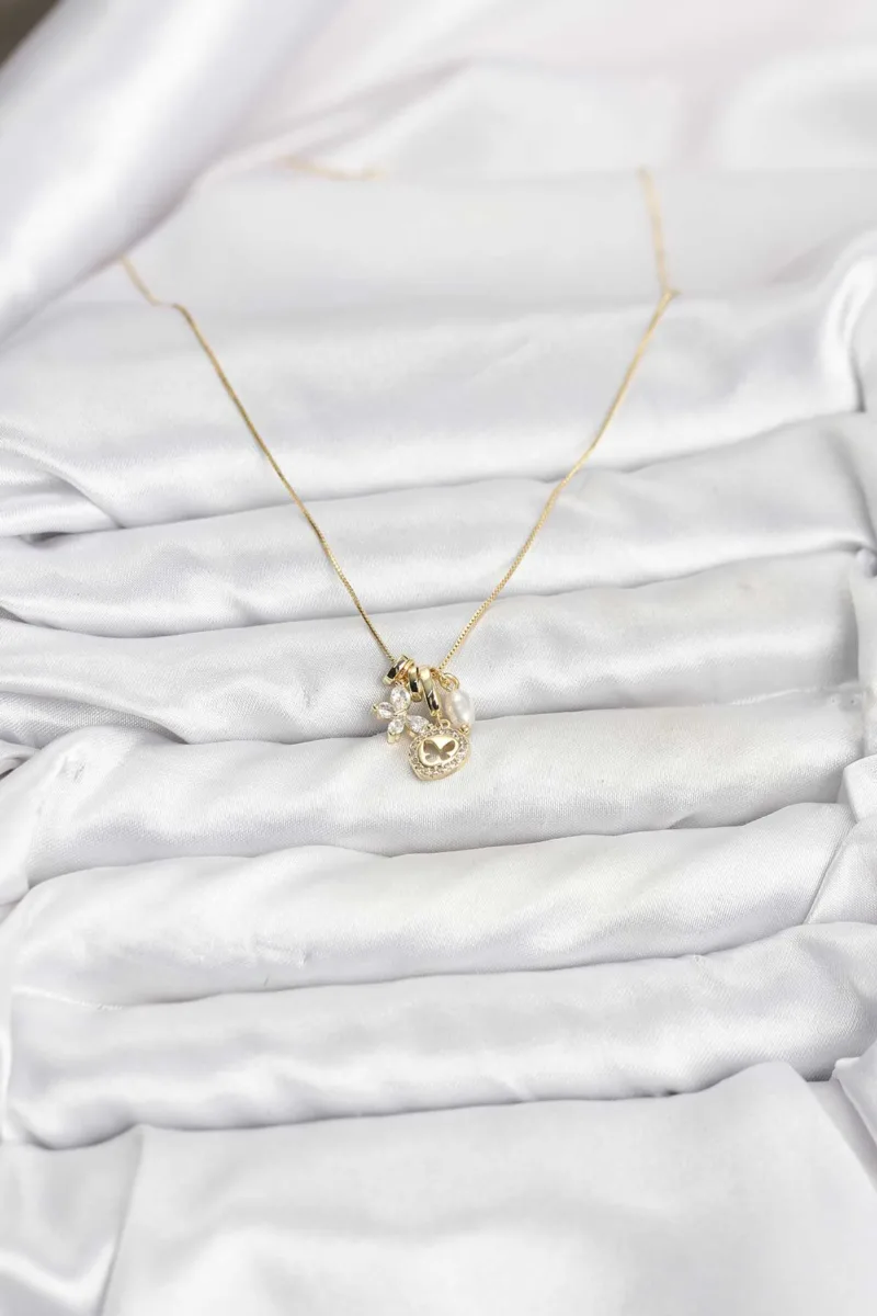 Minimal Kelebek Charm Pirinç Gold Renk Kolye