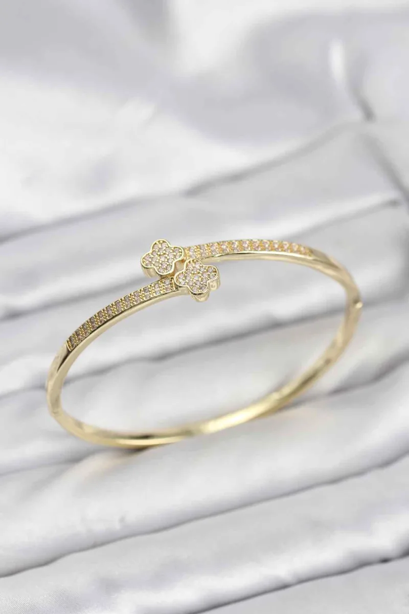 Yonca Model Gold Renk Zirkon Taşlı Kelepçe Bileklik