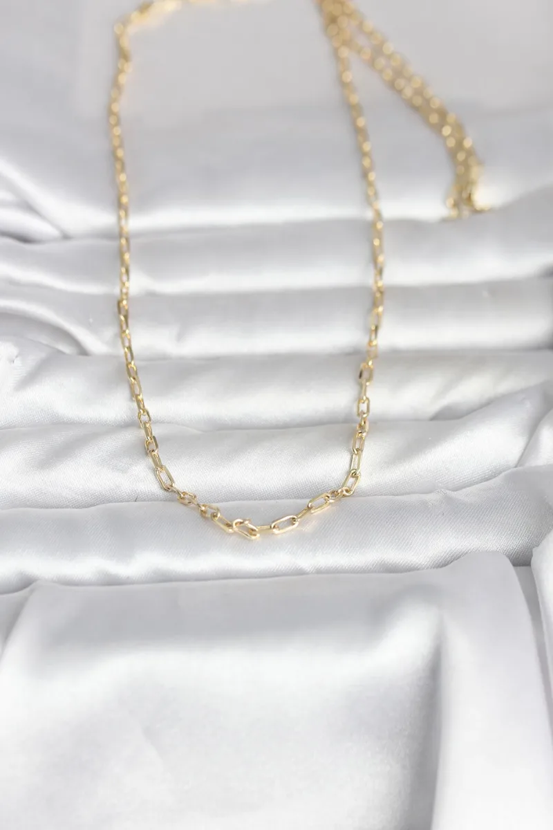 Gold Renk Ataç Zincirli 60 Cm Kolye
