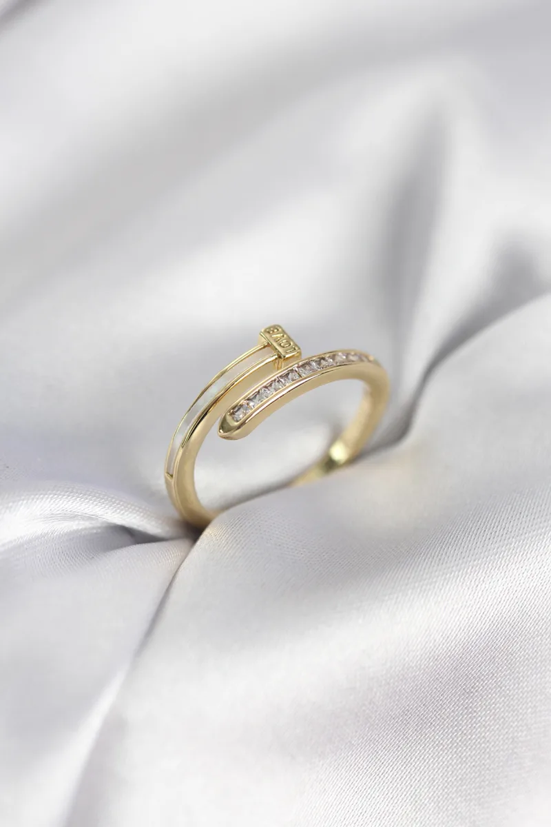 Yassı Çivi Model Zirkon Taşlı Gold Yüzük