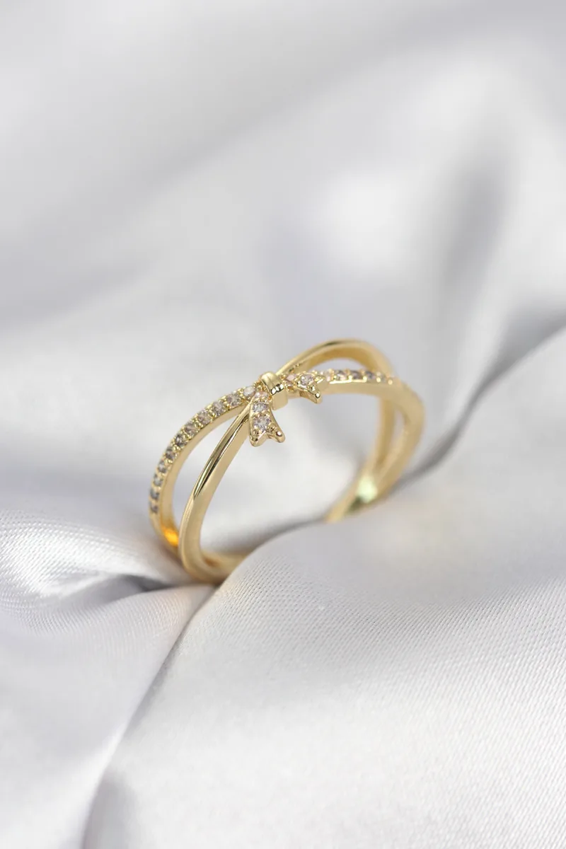 Fiyonk Figürlü Zirkon Taşlı Gold Renk Yüzük