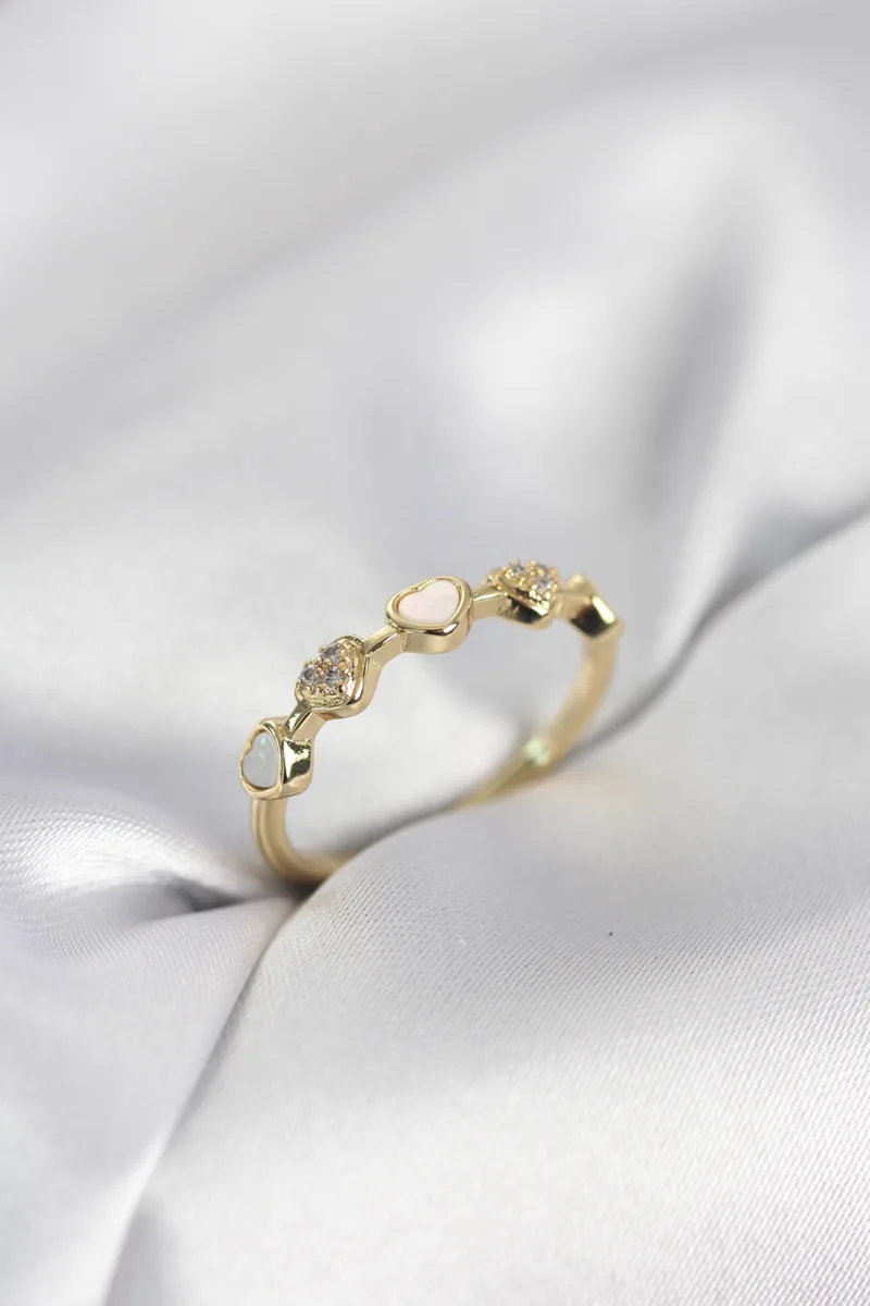 Minimal Kalp Detaylı Zirkon Taşlı Gold Yüzük