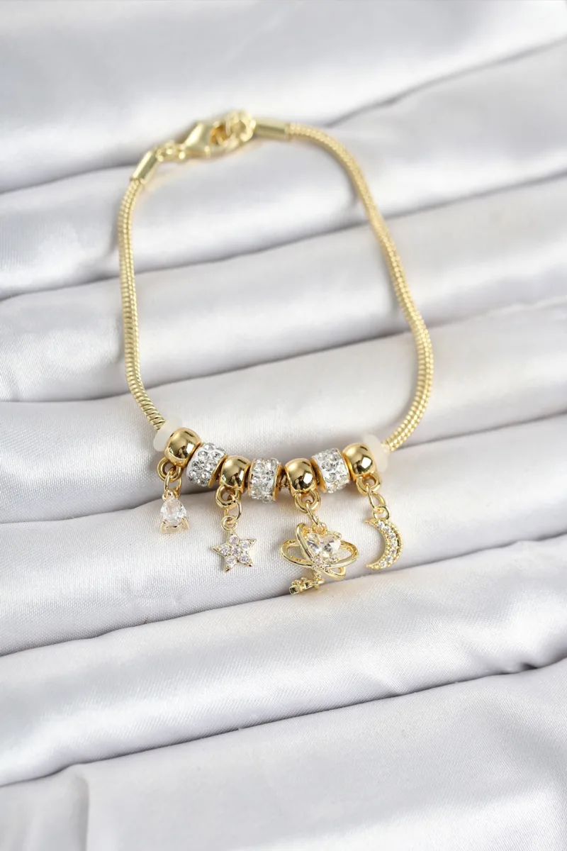 Gold Renk Sade Charm Bileklik
