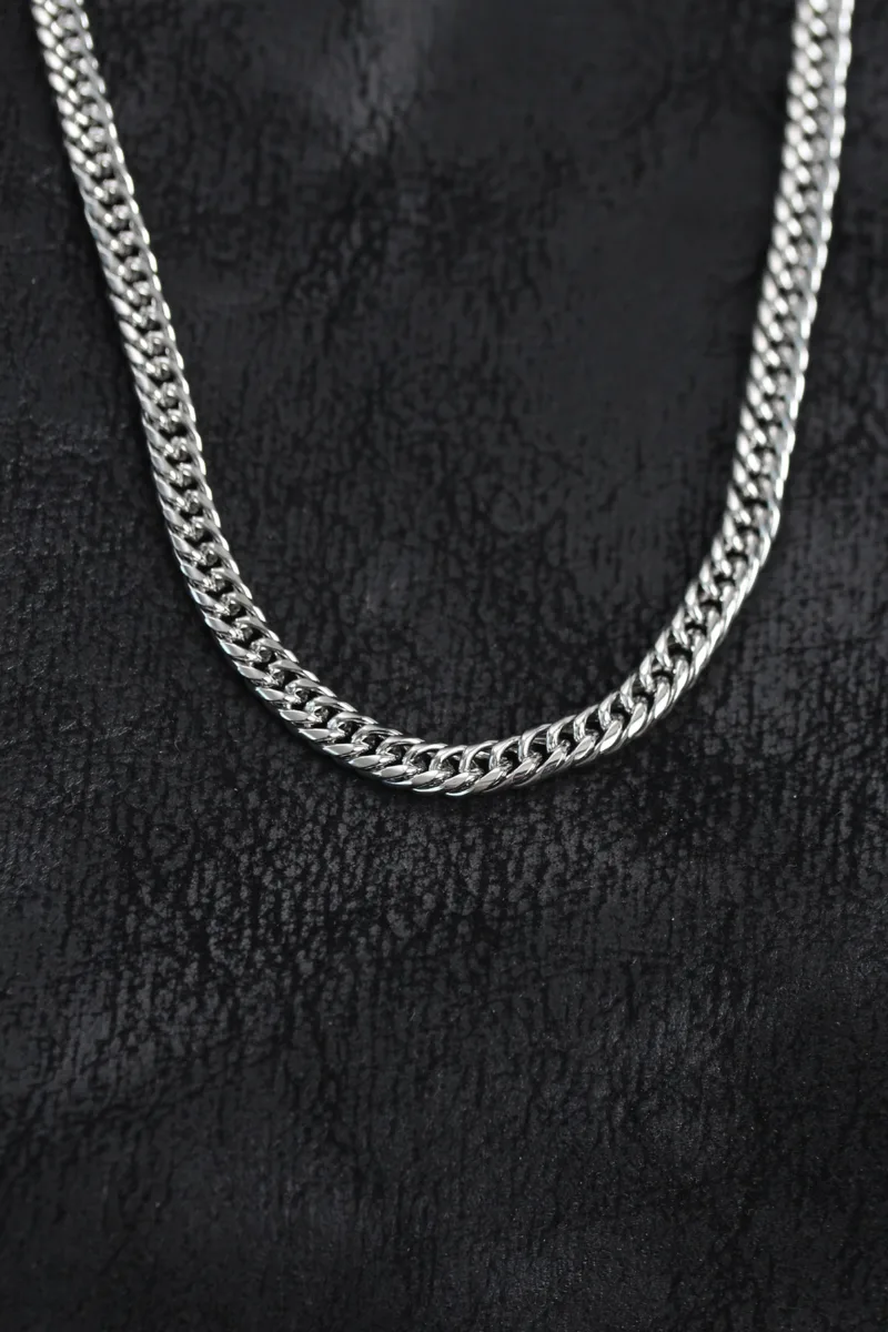 Curb Model Gümüş Renk Çelik Kolye