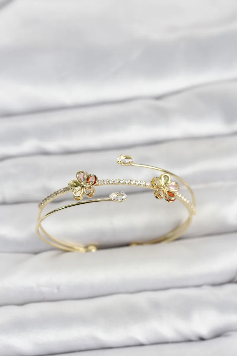 Çiçek Tasarım Zirkon Taşlı Gold Pirinç Bileklik